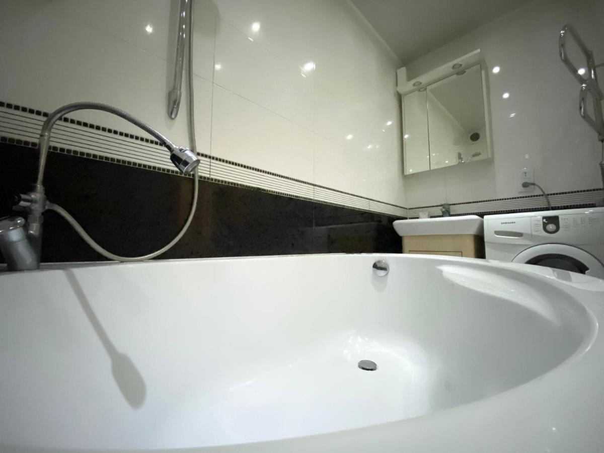Beautiful 1-Bedroom Near Most City Center นิปโปร ภายนอก รูปภาพ